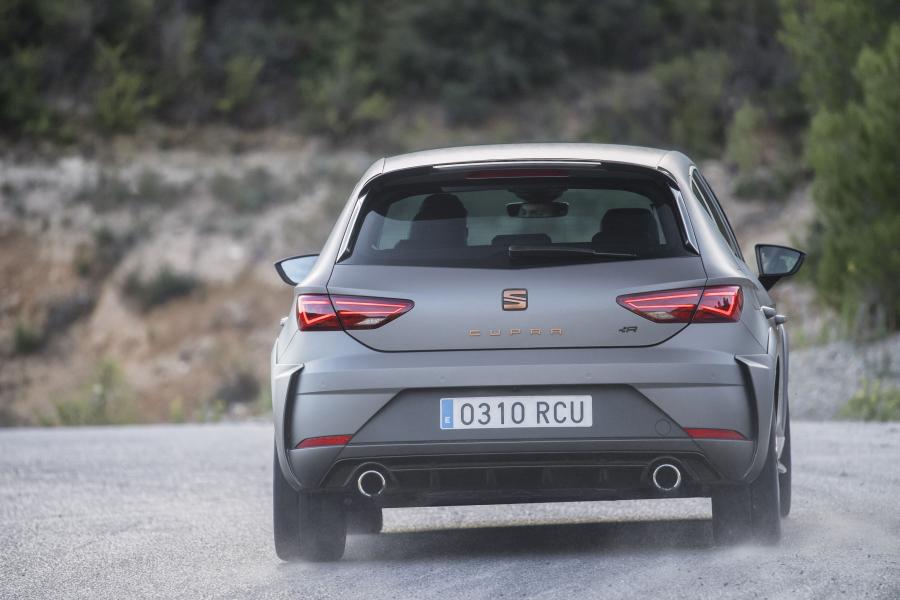  Seat Leon Cupra R (5F) 2017 года  (WW) (фото 6 из 40)